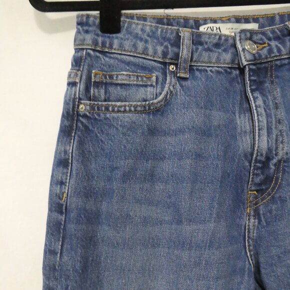 ZARA | size 4 | Classic Blue Washed Denim Jeans - Picture 3 of 16